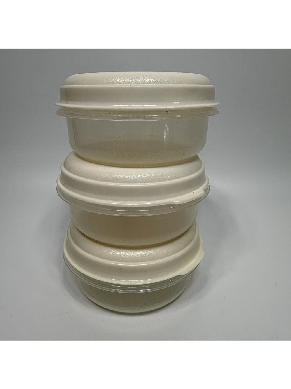 LOT 3 Rubbermaid Servin Saver #1 Round Container Almond Lid 14 oz 0431